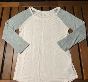 American Eagle Outfitters Women's Pink and Gray Raglan Top size M thumbnail 1