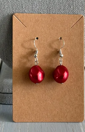 NWT Gorgeous Pearled Red Faux Fresh Water Pearl Bead Drop Earrings thumbnail 1