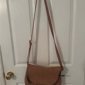 Elegant Tan Crossbody Bag thumbnail 2