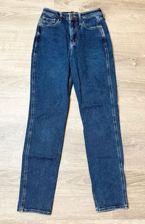 •Hollister• Ultra High Rise Mom Jeans thumbnail 1
