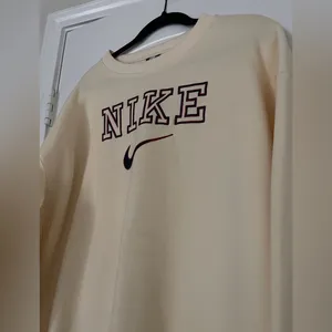Vintage Nike Crewneck Sweatshirt In Cream Size XL thumbnail 2