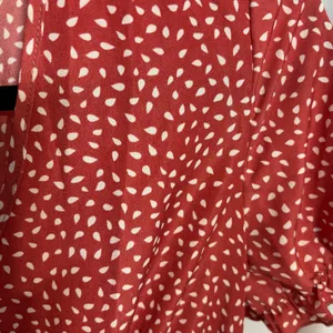 SHEIN Pink and White V-Neck Sesame Seed Printed Tie-Waist A-Line Dress thumbnail 3