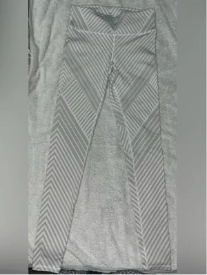 Alo Yoga Santa Airbrush Leggings White Fe thumbnail 4