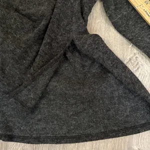 Sympli Top 10 Heathered Knit Sweater w/Black Trim Slit Sides asymmetrical thumbnail 9