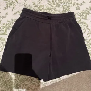 Lululemon Softstreme High-Rise Shorts 4" 4 thumbnail 1