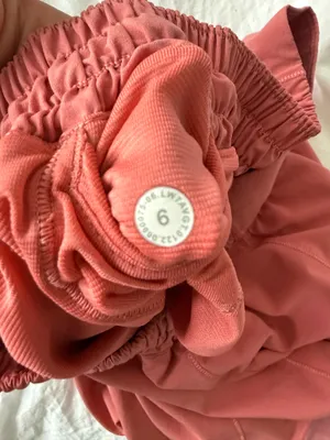 Lululemon Hotty Hot Low-Rise 4" Shorts Raspberry Cream thumbnail 4
