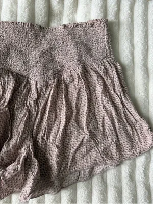 aerie Mauve Textured Ruffle Shorts thumbnail 3