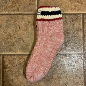 NWT Hunter women’s Cable Knit slipper socks OS thumbnail 2