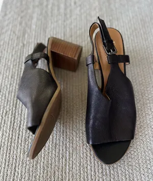 Franco Sarto Black Pebbled Leather Open-Side Slingback Block Heel Sandals Sz 8 thumbnail 1