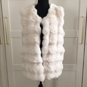 Elegant New off White Faux Fur vest Women thumbnail 5