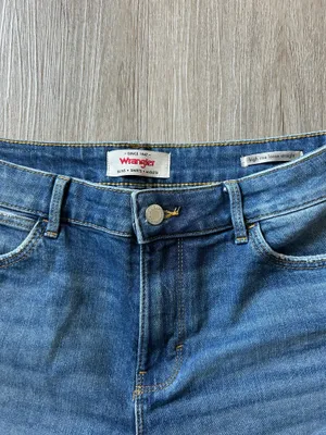 Wrangler High Rise Loose Straight Jeans thumbnail 4