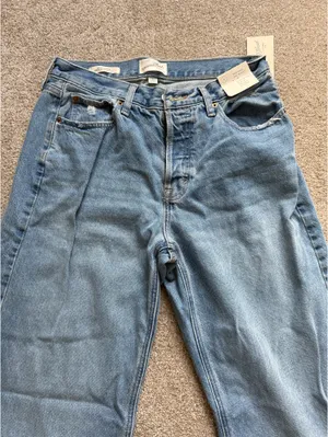Universal Threads Mid Rise 90’s Baggy Jeans thumbnail 3