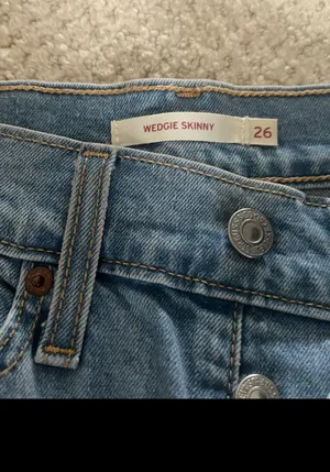 Levi Straight Jeans  thumbnail 3
