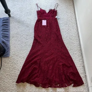 Fame and Partners The Everett Gown Floral Lace High Slit Maroon Red 0‎ thumbnail 6