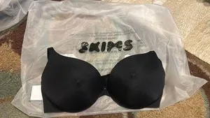 SKIMS Nipple Bra thumbnail 1