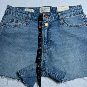 Universal Threads Vintage Midi Stretch Shorts Raw Hem Size 4 Festival Rodeo thumbnail 9