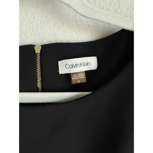 Calvin Klein Black Dress Women's Size 6 Cap Sleeves Empire Waist Gold Zip‎ Back thumbnail 9