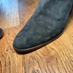 Theory Black Suede Ankle Boots Brown Buckle Stacked Heel Made in Italy Size 7.5 thumbnail 9