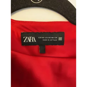 Zara Red Satin Maxi Dress XS Draped Neck Ruched Waist Sleeveless Evening Gown thumbnail 5
