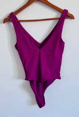 House of Harlow 1960 Ribbed V‑Neck Bandeau Bodysuit - Magenta/Purple thumbnail 1