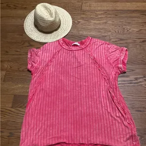 Zenana ribbed boat Neck Distressed raglan top Coral L/XL thumbnail 2