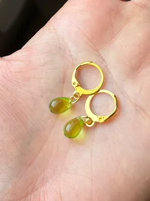 Handmade green mini teardrop Czech glass simple minimalist earrings💚 thumbnail 4