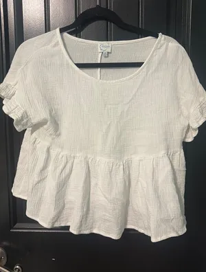 Francesca's white top thumbnail 1