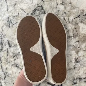 Ugg Sidney Sneakers in Women’s‎ size 6.5 thumbnail 6