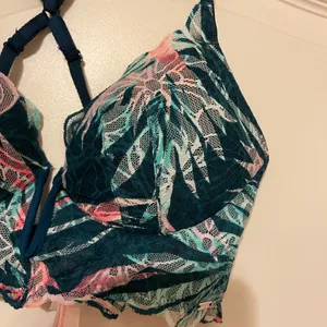 pink bra thumbnail 2