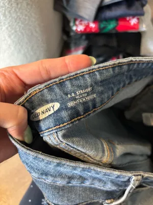 Old Navy Classic Light Wash Straight Leg Jeans thumbnail 3