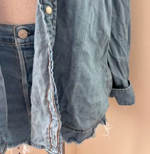 amazon denim button down  thumbnail 3