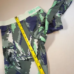 Nike Pro Hyperwarm Leggings Womens Size XS Green Blue‎ Pixel Digital Camo Gym thumbnail 8