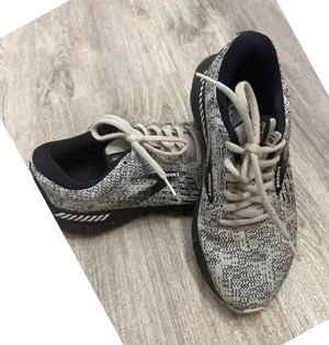 Brooks Adrenaline GTS 21 Women's Running‎ Shoes Gray White Size 6.5 thumbnail 1