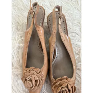 Adrienne Vittadini Women's Tan Suede‎ Floral Slingback Heels thumbnail 4