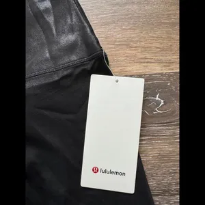 Lululemon Align High Rise 28” Shine Radiate Foil Black Size 2 NWT thumbnail 5