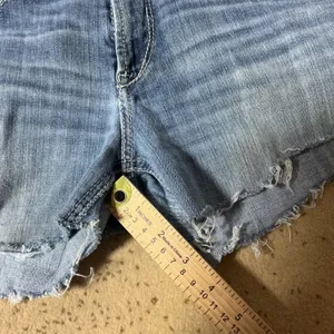 Ariat REAL Denim‎ Shorts Womens 29 Raw Hem Embroidered Western Cutoffs thumbnail 3