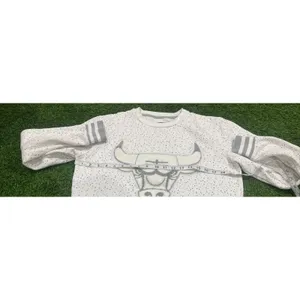 NBA Chicago Bulls Vintage Womens White Logo Sweatshirt Medium thumbnail 4