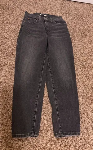 Levi's High Rise Boyfriend Jeans Size 26 Black Denim Zip Fly Pockets Belt Loops thumbnail 1