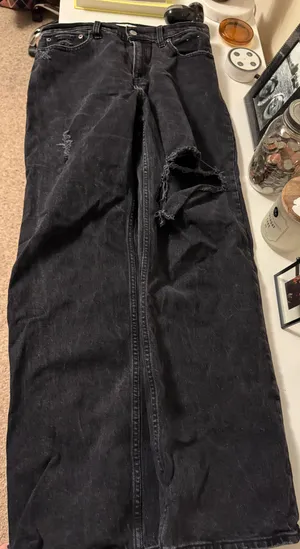 Abercrombie High-Rise 90s Jeans thumbnail 1