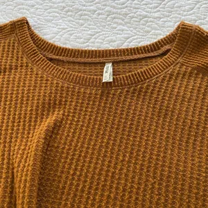 Mudd Waffle Knit Long Sleeve Knotted Front Cozy Chestnut Brown Top Size XL thumbnail 7