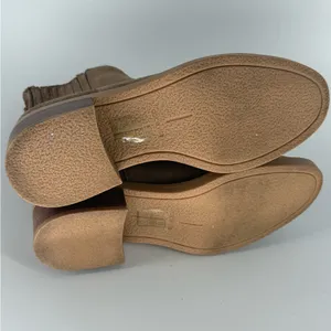Dolce Vita Farlin Chelsea Bootie Ankle Boot Beige Brown Tan Suede Size 6 M EUC thumbnail 7