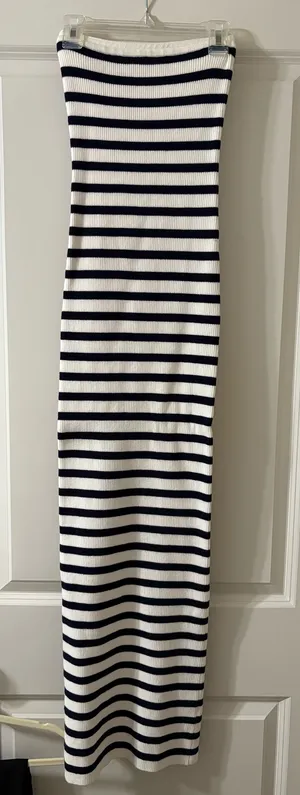 Edikted Maxi Dress Knit Back Slit thumbnail 1