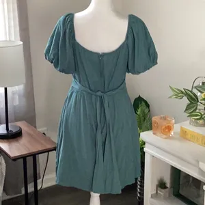 Trixxi Green Ruched Puff Sleeve Mini Dress thumbnail 2