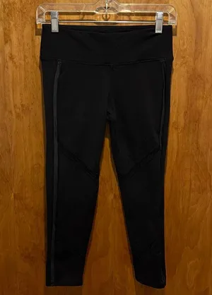 Alo Cropped Leggings thumbnail 1