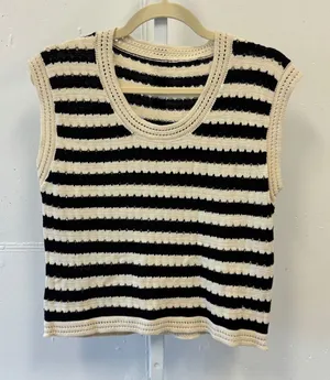 Commense Black Cream Striped Knit Sweater Vest Top Scoop Neck OA221220020 Summer thumbnail 1