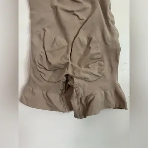Skims Sculpting‎ Bodysuit in Beige - Size Large thumbnail 3