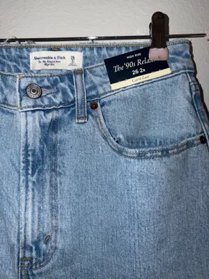 The 90s Relaxed High-Rise Abercrombie Jeans thumbnail 3