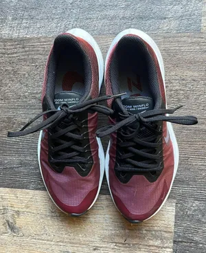 Nike Tennis Shoes thumbnail 3