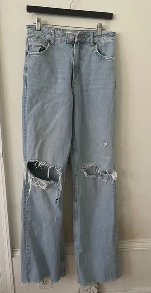 ZARA Highwasted Blue Jeans thumbnail 1