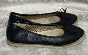 White Mountain Navy Blue Perforated Ballet Flats Comfort Size 9M Women’s Casual thumbnail 1